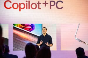 Microsoft’s consumer marketing chief to leave next year